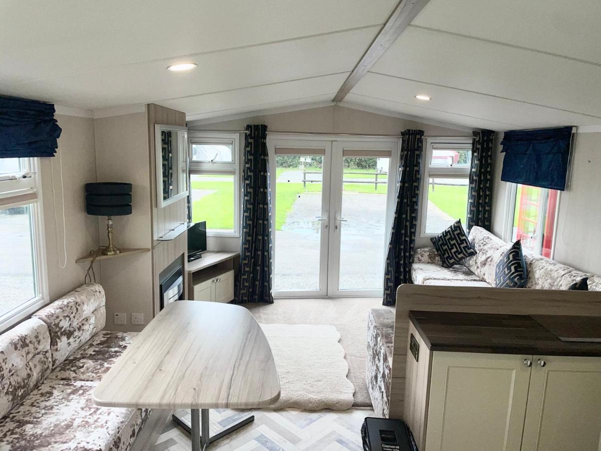 Homely 2 Bed Chalet Tuxford Exterior foto